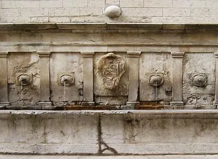 La Casa Del Borgo 900 Ferienhaus