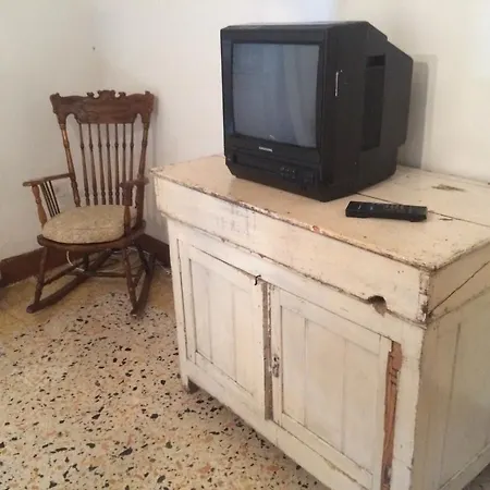 La Casa Del Borgo 900 Ferienhaus